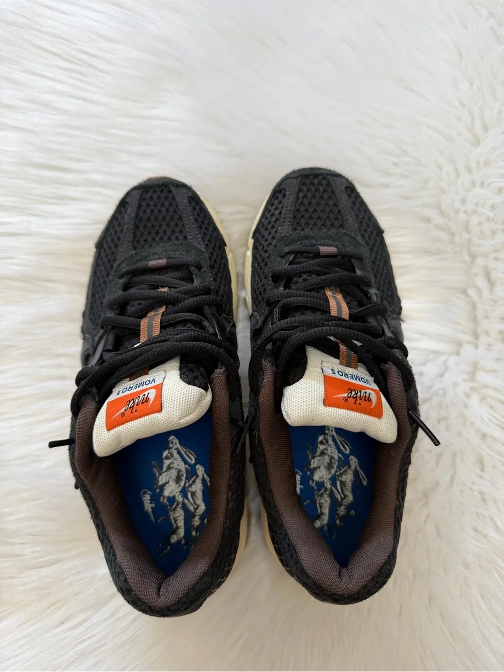 Nike Black and Sesame Vomero 5 Running Sneakers Sz 6.5